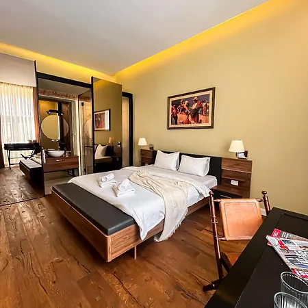 Times Square - Boutique In The Heart Of Old Town בראשוב