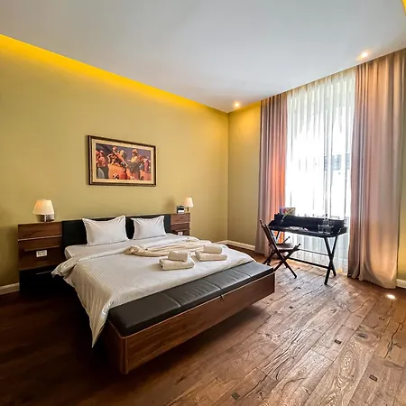 Times Square - Boutique In The Heart Of Old Town בראשוב