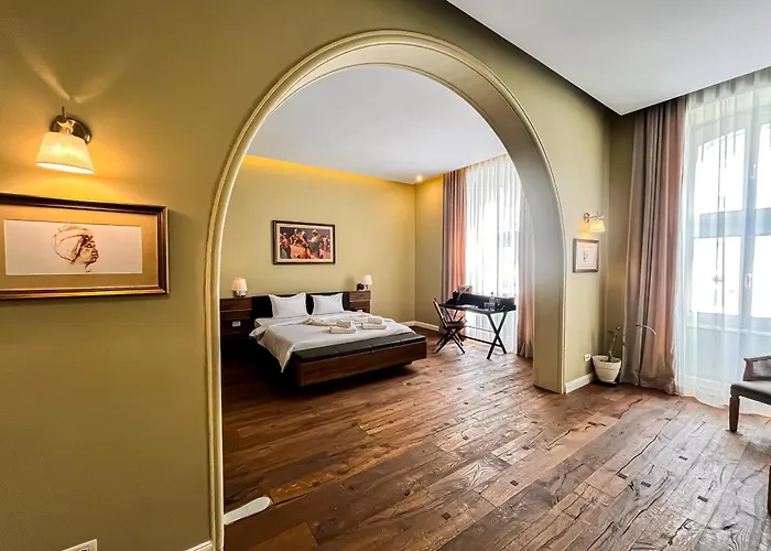 Times Square - Boutique In The Heart Of Old Town *