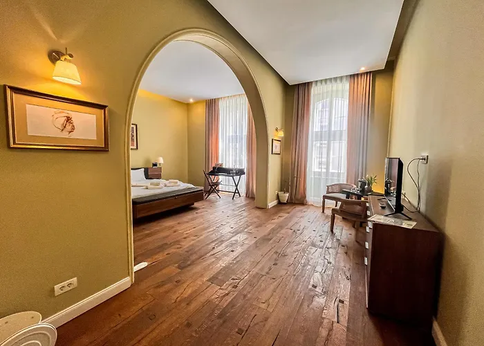 Times Square - Boutique In The Heart Of Old Town *